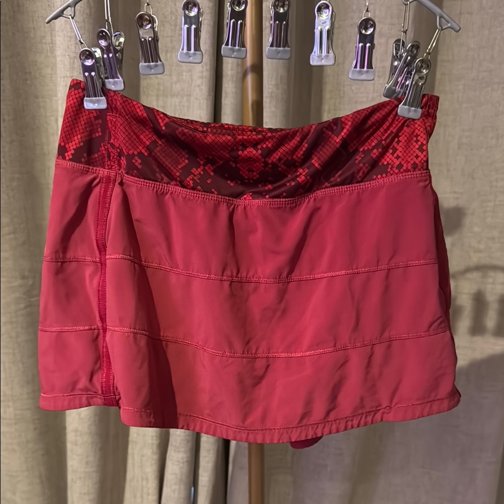 Lululemon red snakeskin pattern skirt
